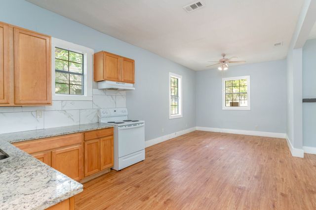 2630 Lenway Street, Dallas, TX 75215
