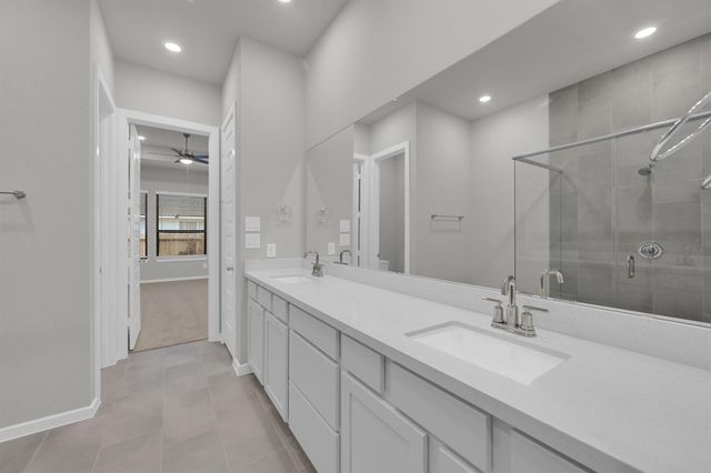 360 Summer Place Drive, Montgomery, TX 77356