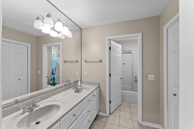 4408 Lorton Avenue, Davenport, IA 52807