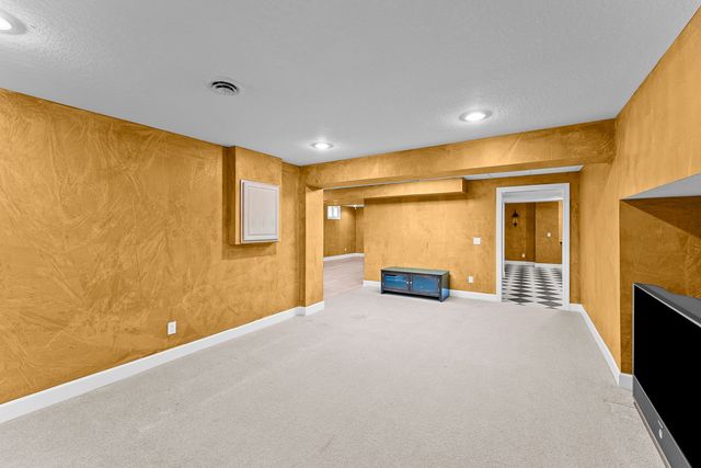 4408 Lorton Avenue, Davenport, IA 52807