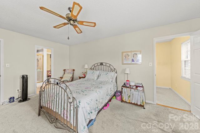 10204 Camelback Circle, Charlotte, NC 28226