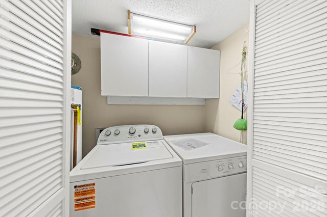 10204 Camelback Circle, Charlotte, NC 28226