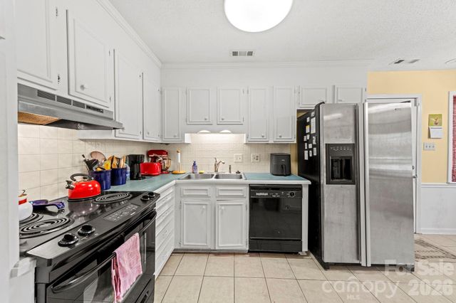 10204 Camelback Circle, Charlotte, NC 28226