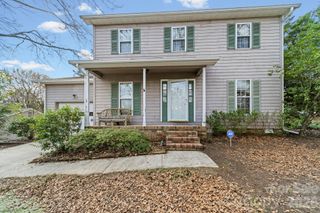 10204 Camelback Circle, Charlotte, NC 28226