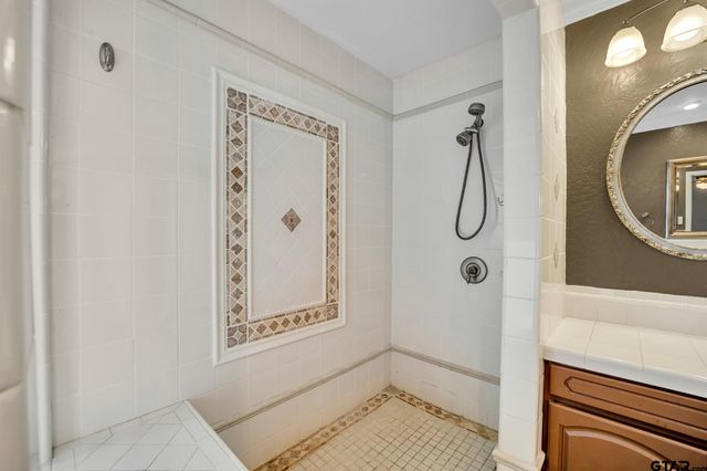 386 CR 1711, Jacksonville, TX 75766