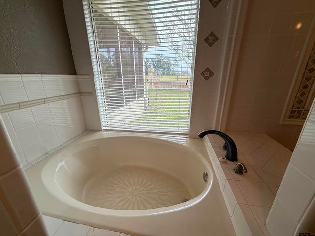 386 CR 1711, Jacksonville, TX 75766