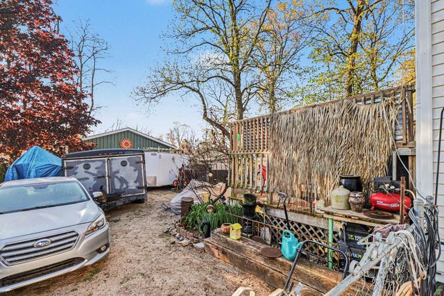 11175 E Shore Drive, Hope Twp, MI 49046