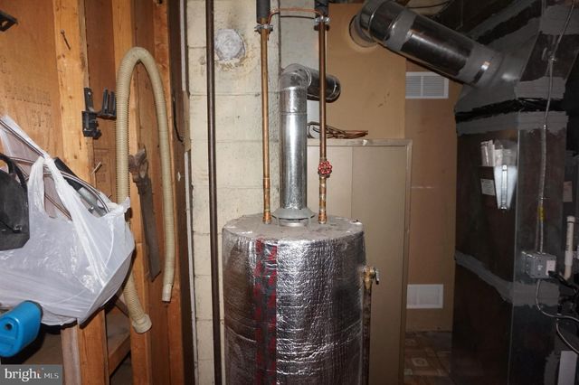 15 SULLIVAN AVE, Bellmawr, NJ 08031