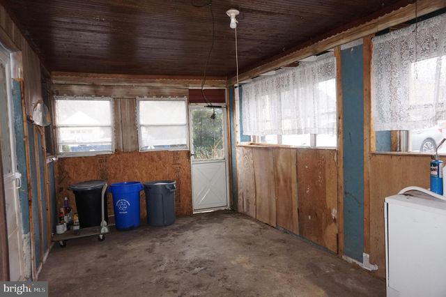 15 SULLIVAN AVE, Bellmawr, NJ 08031