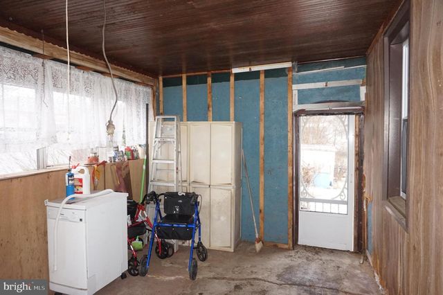 15 SULLIVAN AVE, Bellmawr, NJ 08031