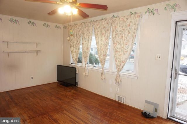 15 SULLIVAN AVE, Bellmawr, NJ 08031