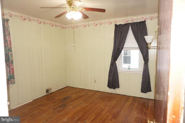 15 SULLIVAN AVE, Bellmawr, NJ 08031