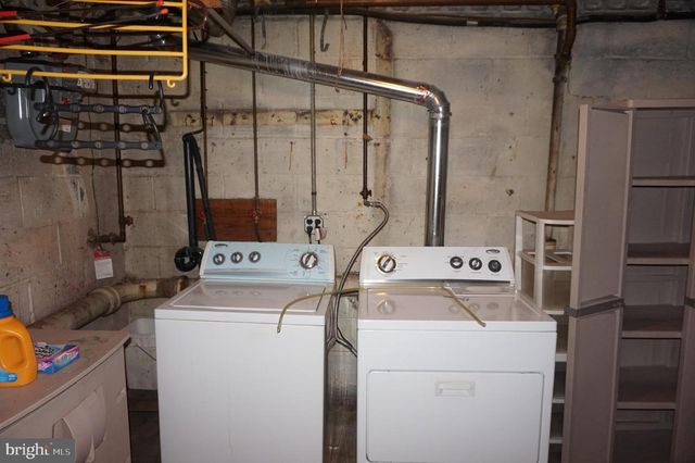 15 SULLIVAN AVE, Bellmawr, NJ 08031