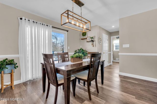 8 Heritage Drive, Englishtown, NJ 07726