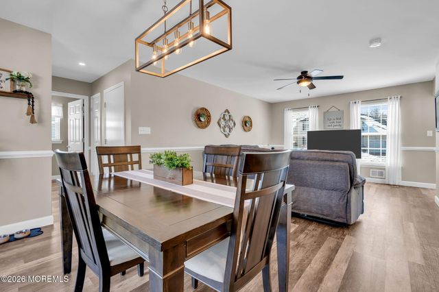 8 Heritage Drive, Englishtown, NJ 07726