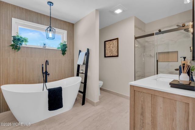 8 Heritage Drive, Englishtown, NJ 07726