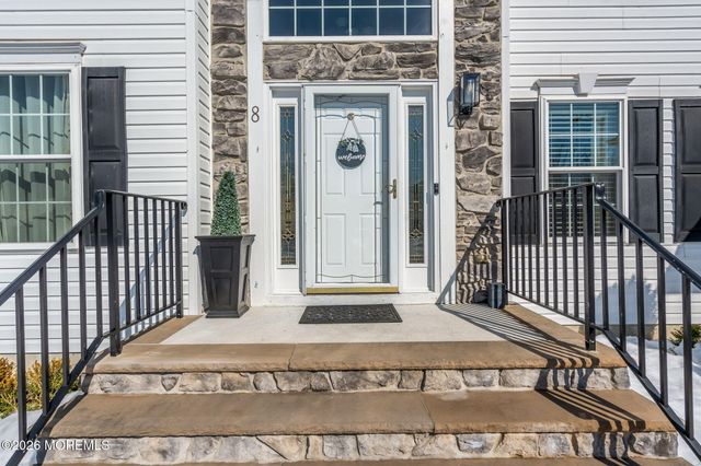 8 Heritage Drive, Englishtown, NJ 07726