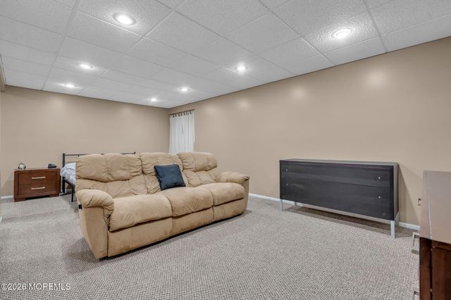 8 Heritage Drive, Englishtown, NJ 07726