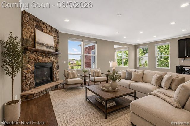 49916 Alden, Canton, MI 48188