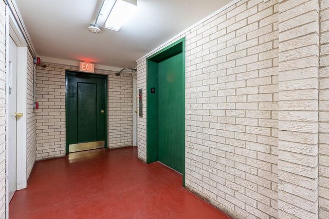 310 Lathrop Avenue 307, Forest Park, IL 60130