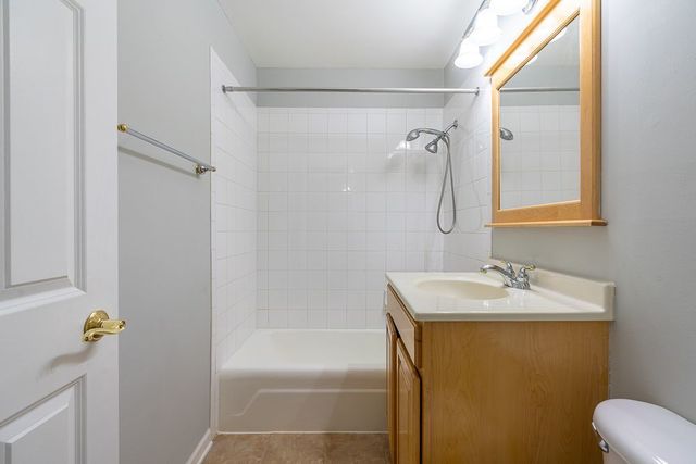 310 Lathrop Avenue 307, Forest Park, IL 60130