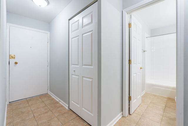 310 Lathrop Avenue 307, Forest Park, IL 60130