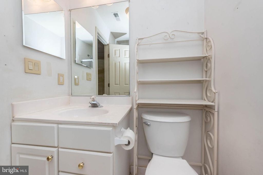 Image 14 of property listing at 3133 KATEWOOD CT #3-3133, Baltimore, MD 21209