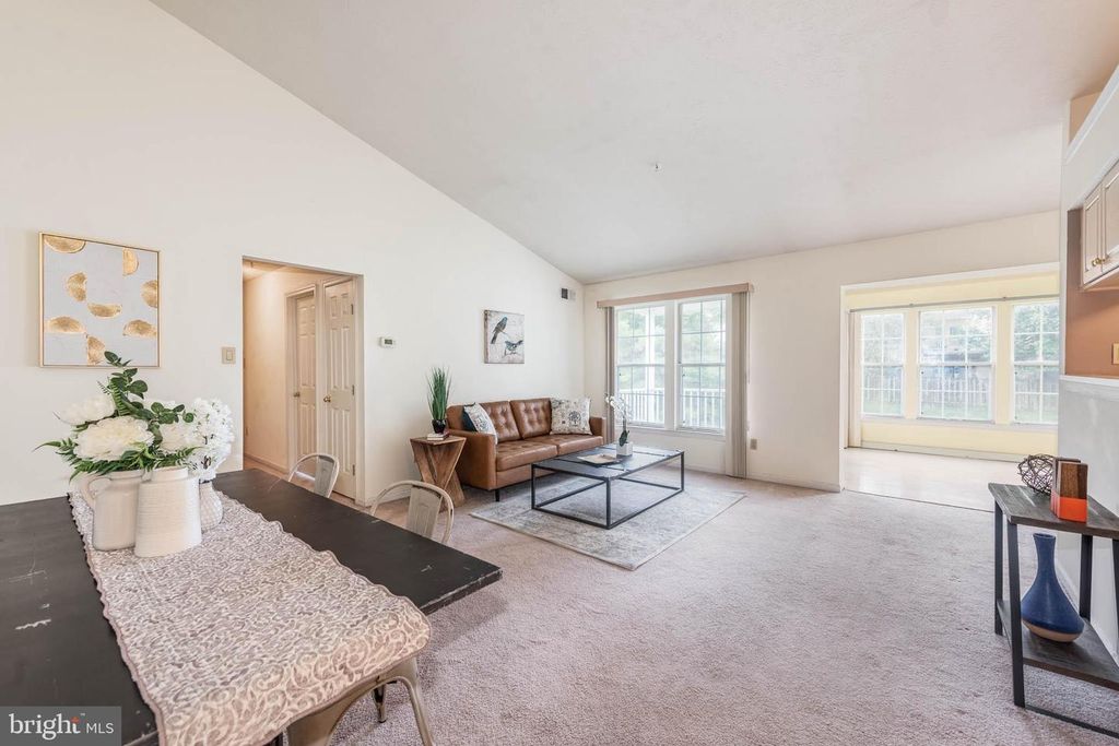 Image 6 of property listing at 3133 KATEWOOD CT #3-3133, Baltimore, MD 21209