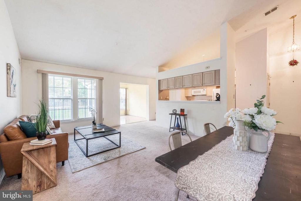 Image 7 of property listing at 3133 KATEWOOD CT #3-3133, Baltimore, MD 21209