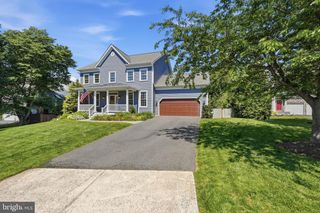 10206 PALMER GLEN CT, Oakton, VA 22124