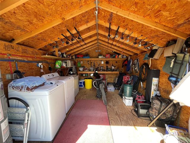 122 Ocean Breeze Drive, Crystal Beach, TX 77650