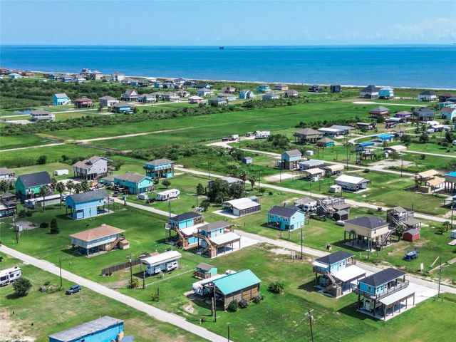 122 Ocean Breeze Drive, Crystal Beach, TX 77650