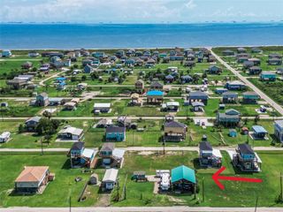 122 Ocean Breeze Drive, Crystal Beach, TX 77650