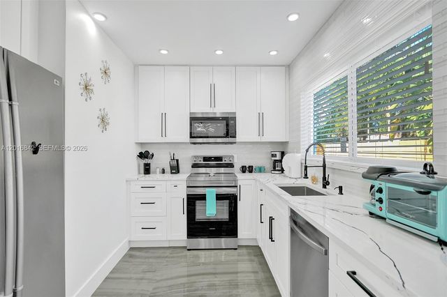 1800 N Victoria Park Rd, Fort Lauderdale, FL 33305