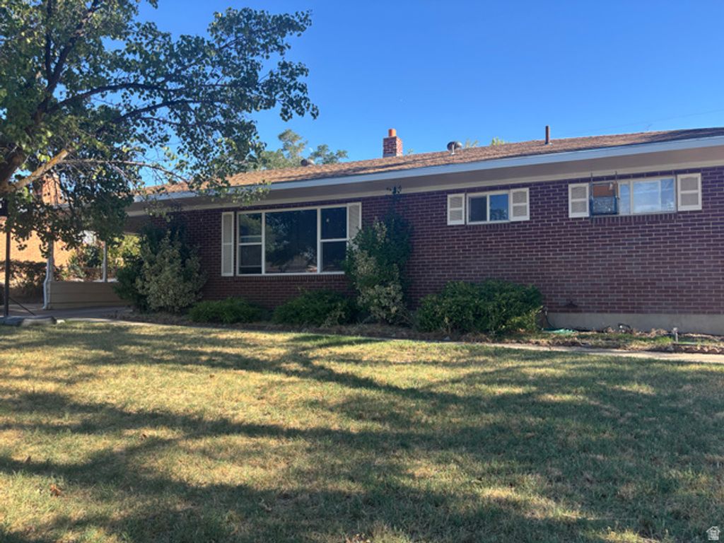 2105 W 3875 S, Roy, UT 84067 — exterior