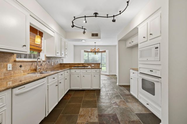 1307 Creek Hollow Drive, Seabrook, TX 77586