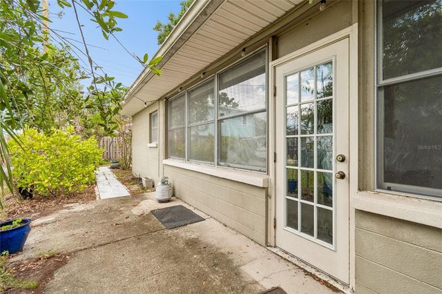 621 E DAVIS BOULEVARD, Tampa, FL 33606