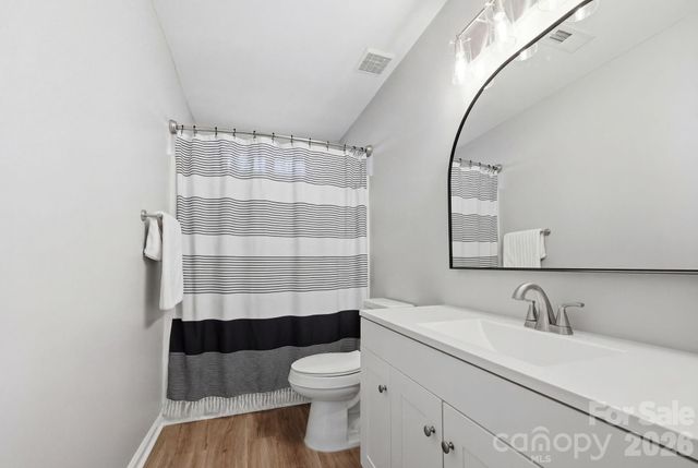 10122 Northwoods Forest Drive, Charlotte, NC 28214