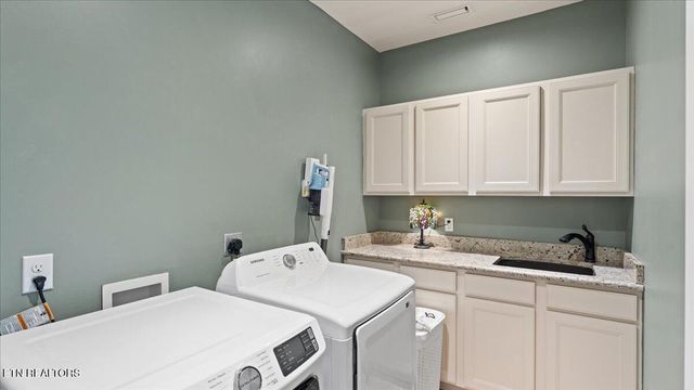 1304 Collier Ridge Lane, Powell, TN 37849