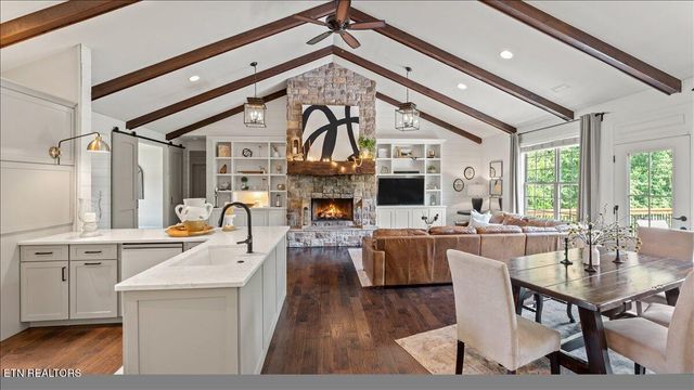 1304 Collier Ridge Lane, Powell, TN 37849