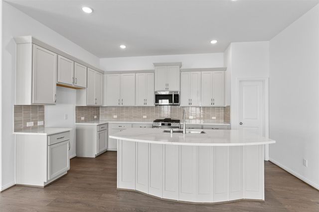 2127 Villa Flora Lane, Friendswood, TX 77546