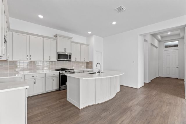 2127 Villa Flora Lane, Friendswood, TX 77546