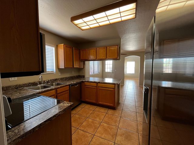 8802 E University Drive Unit 27, Mesa, AZ 85207