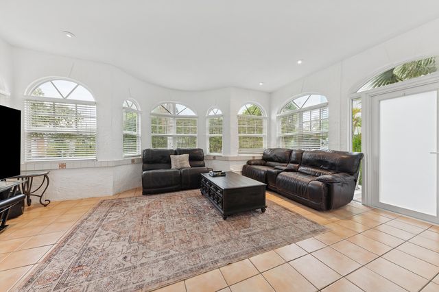 24 S Ocean Breeze, Lake Worth Beach, FL 33460