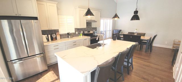 7203 W McRae Way, Glendale, AZ 85308