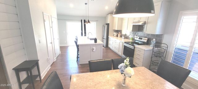 7203 W McRae Way, Glendale, AZ 85308