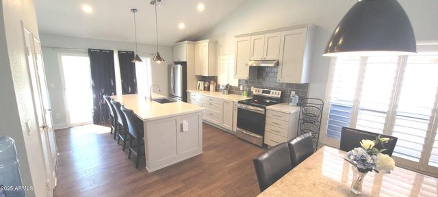 7203 W McRae Way, Glendale, AZ 85308