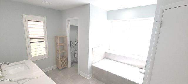 7203 W McRae Way, Glendale, AZ 85308