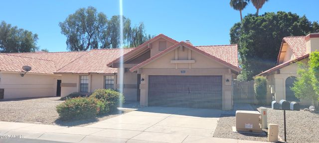 7203 W McRae Way, Glendale, AZ 85308