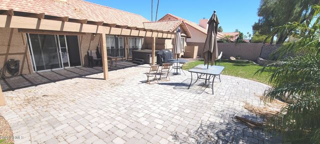 7203 W McRae Way, Glendale, AZ 85308